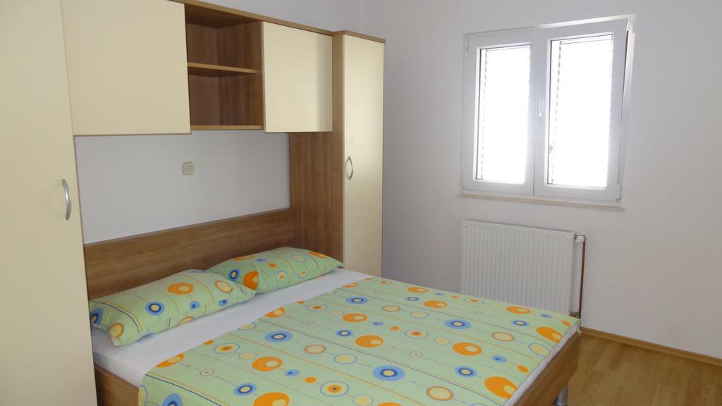 Apartments Braco Seget Vranjica Bagian luar foto